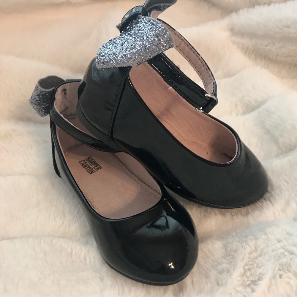 EUC Harper Canyon Black Satin Shoes with Bows